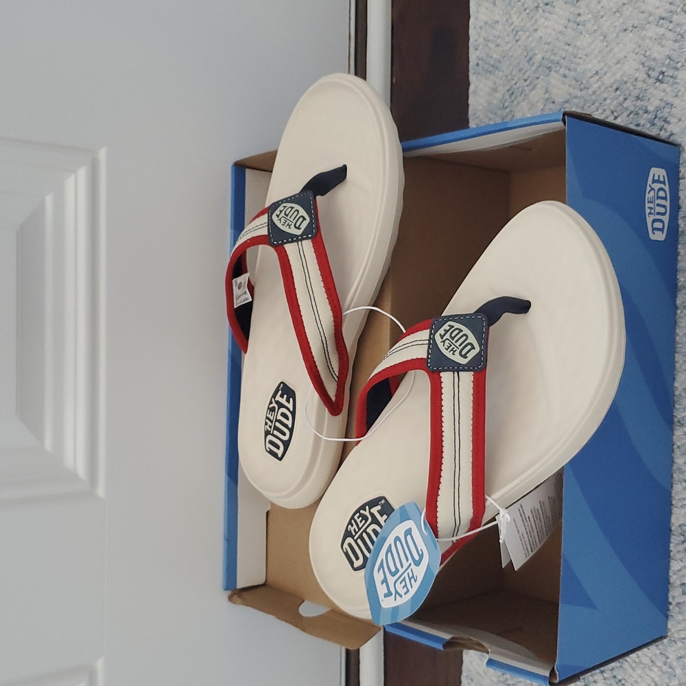 HEY DUDE MENS MEYERS AMERICANA FLIP FLOPS - Picture 3 of 5